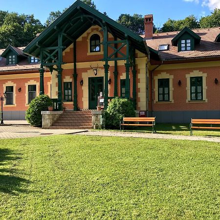 St. Hubertus Étterem és Panzió Parádsasvár Exterior foto