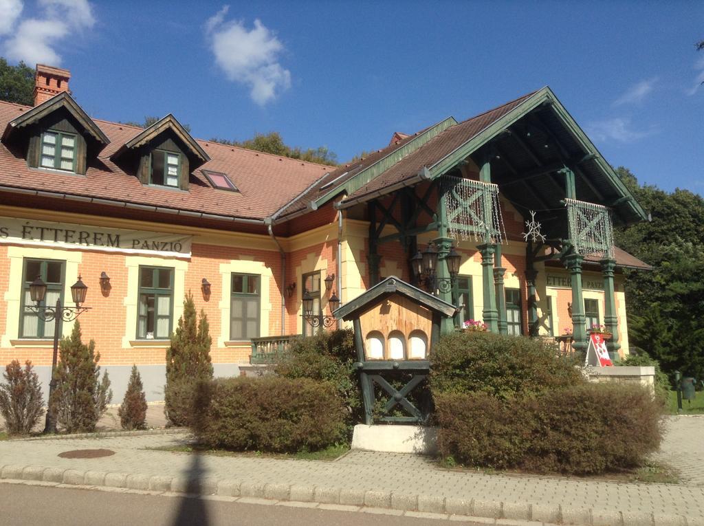 St. Hubertus Étterem és Panzió Parádsasvár Exterior foto