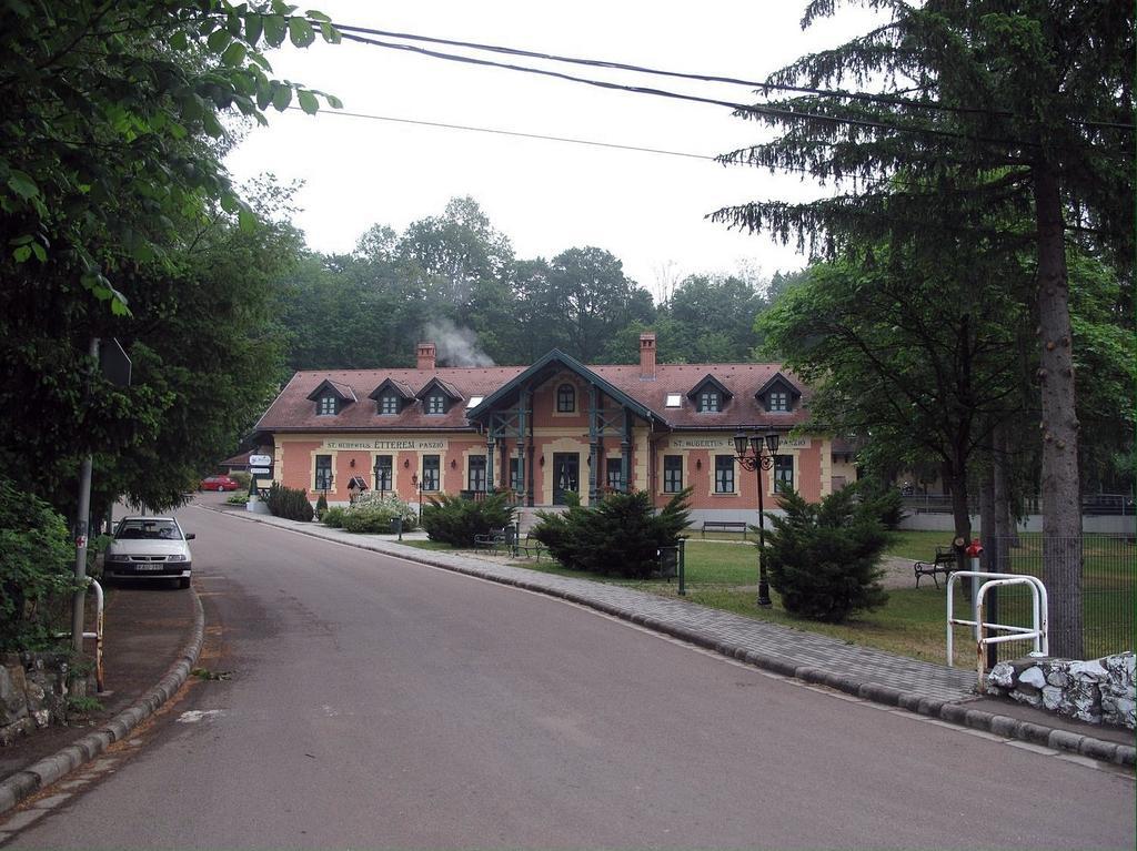 St. Hubertus Étterem és Panzió Parádsasvár Exterior foto