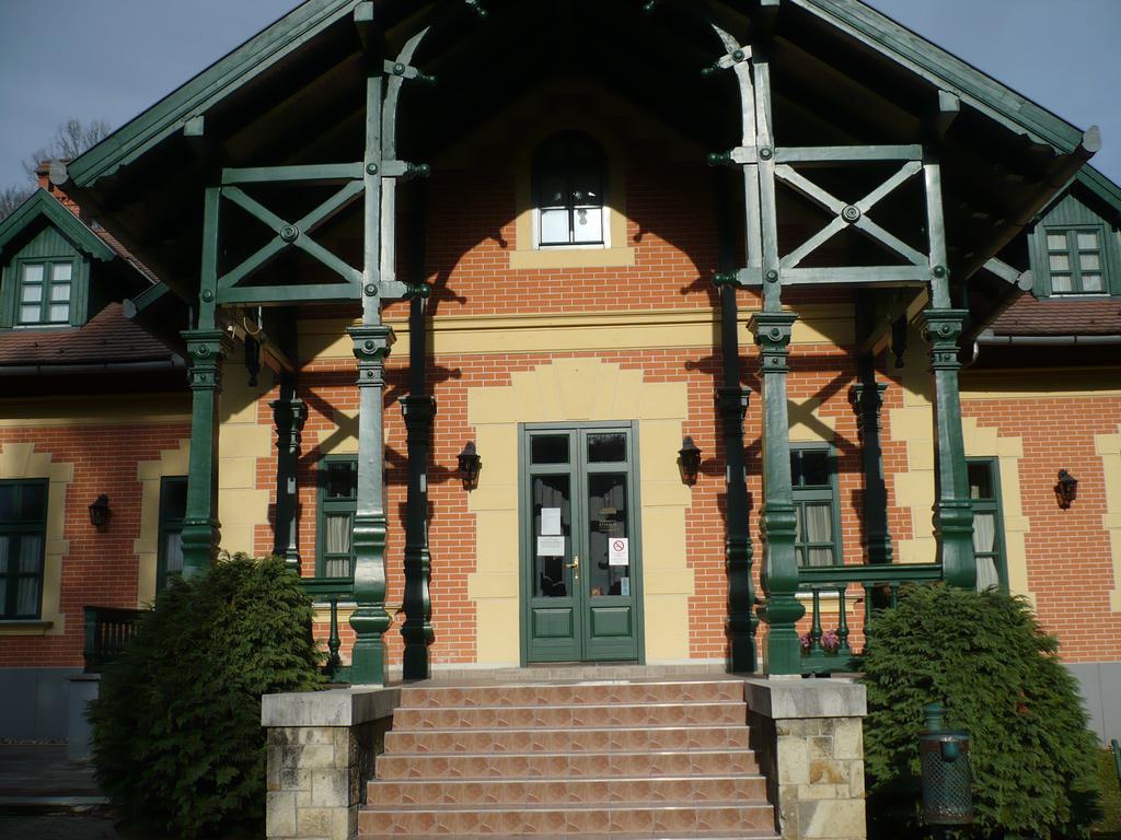 St. Hubertus Étterem és Panzió Parádsasvár Exterior foto