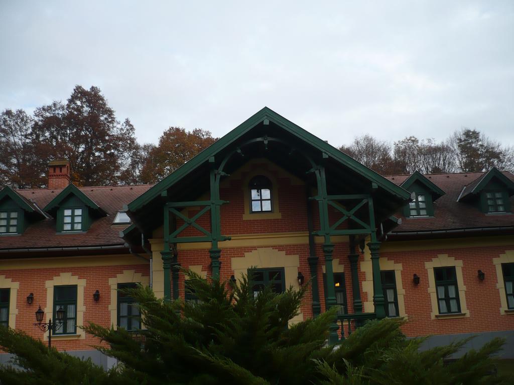 St. Hubertus Étterem és Panzió Parádsasvár Exterior foto